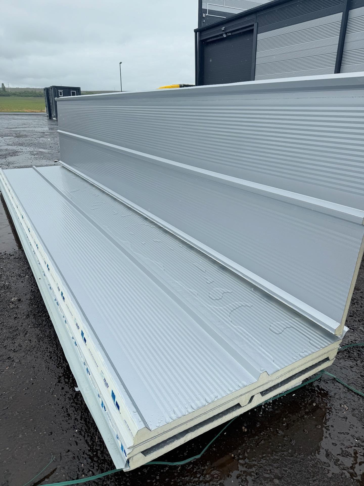 Service details image