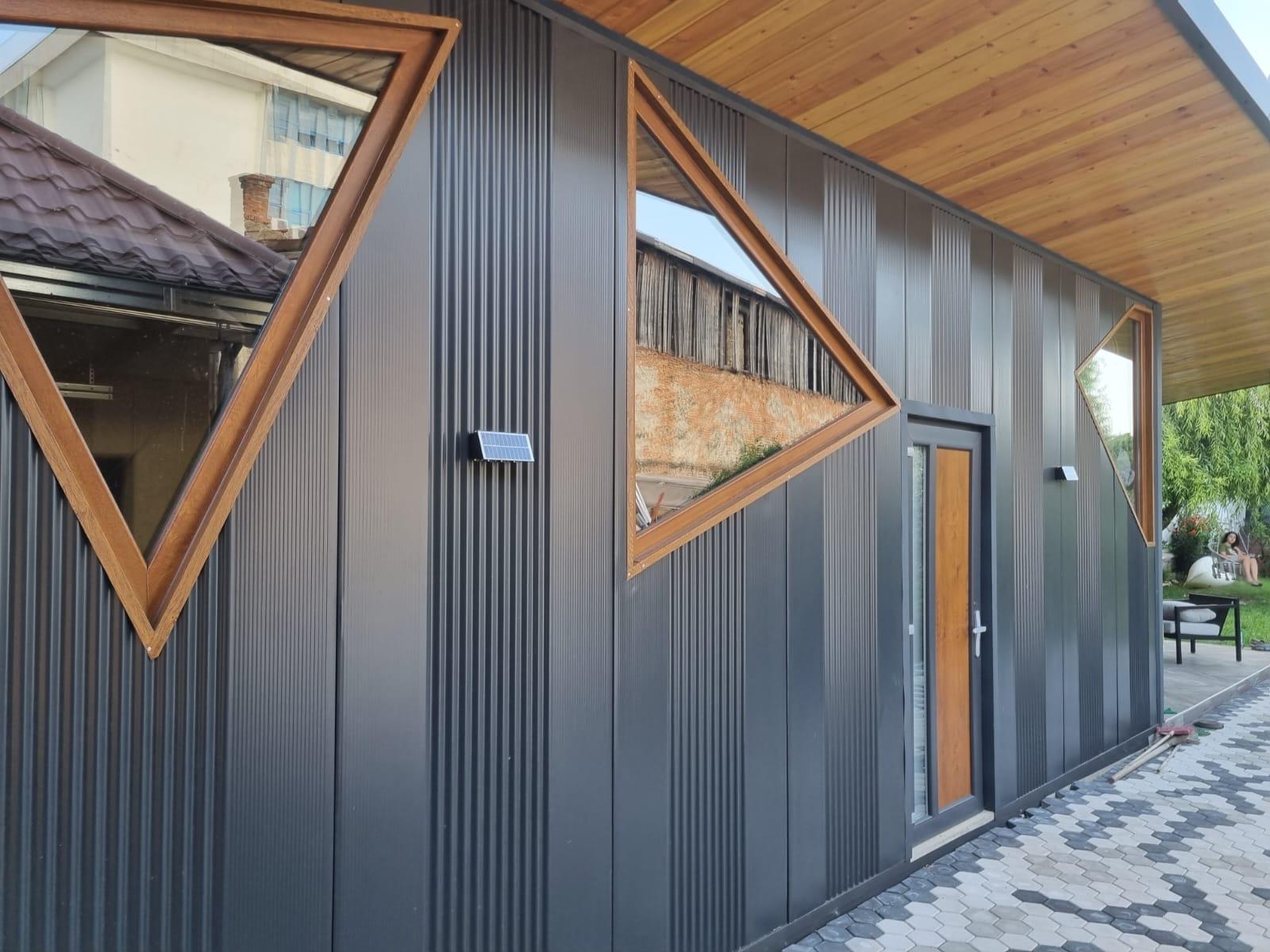 Service details image